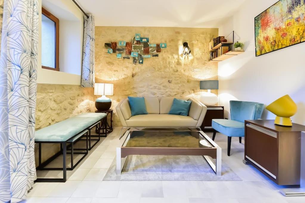 Charmante Maison De Village Au Coeur Du Luberon キュキュロン エクステリア 写真